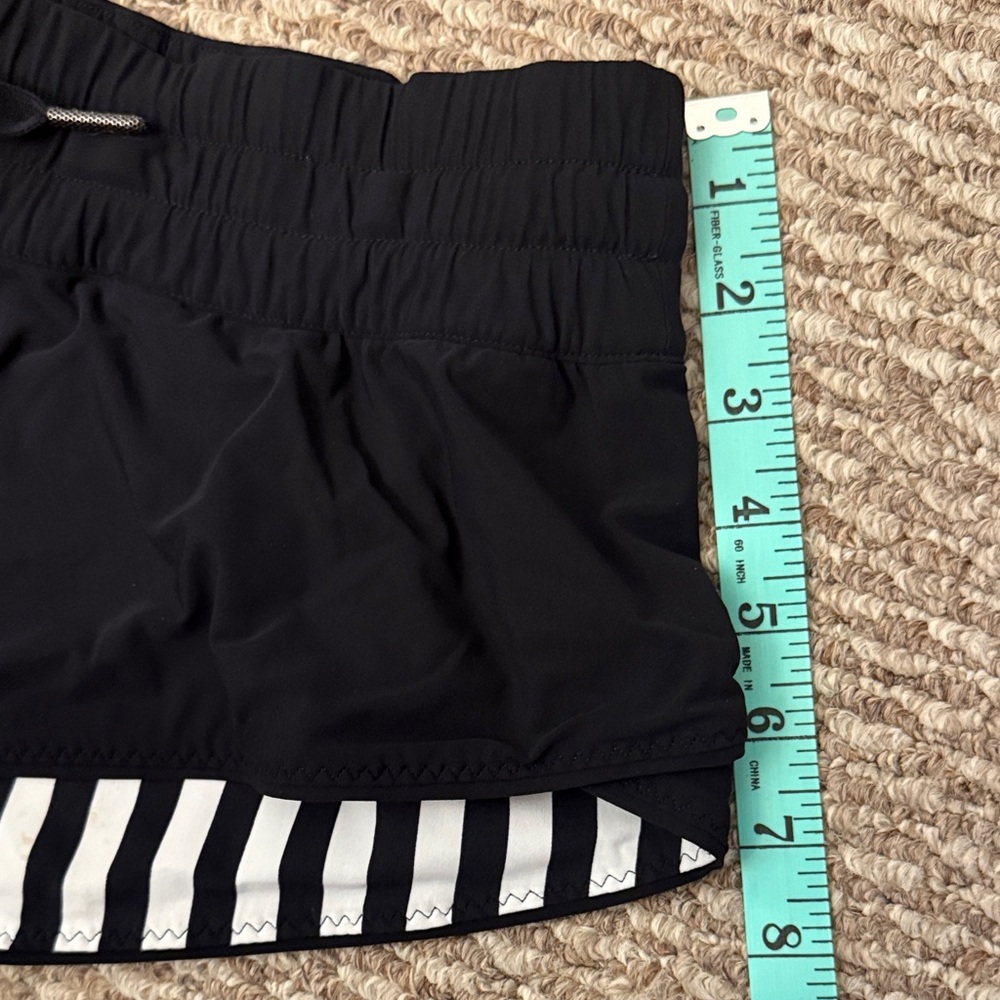 Lululemon Black and White Striped Shorts - Reversible Water Surf - Women's M 6/8 - Picture 5 of 8